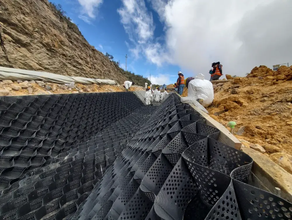 Canais do Fechamento do Pad – Mina Pierina, Barrick, Áncash, Peru