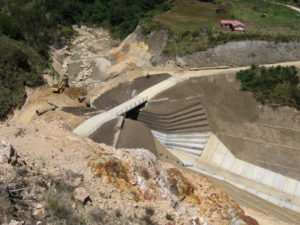 Protección del Puente S-27 , Cajamarca, Perú.